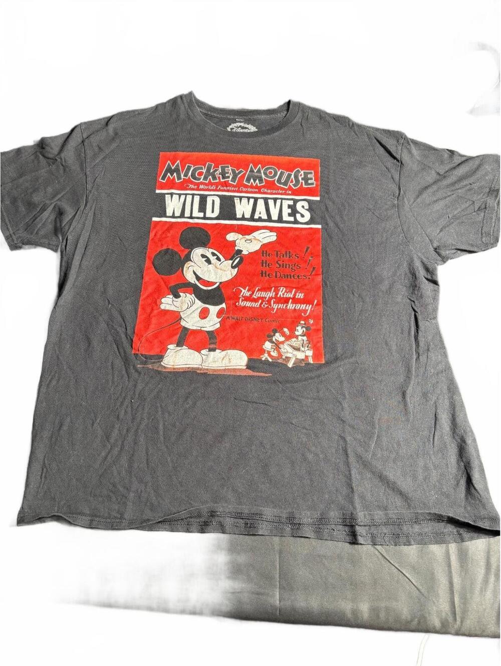 Disney Mickey Mouse Wild Waves Graphic T-Shirt 2XL Black
